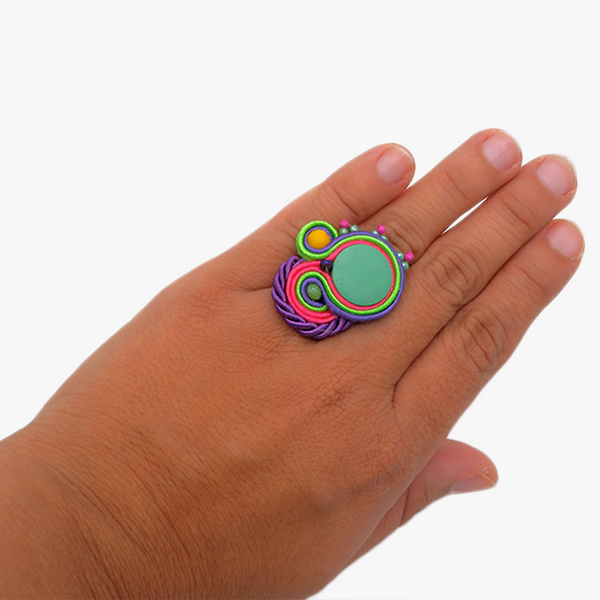 Cuqui small green and purple ring