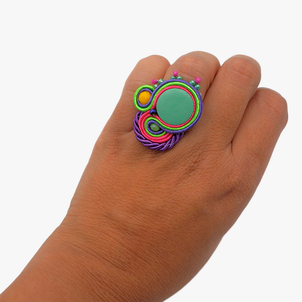 Cuqui small green and purple ring