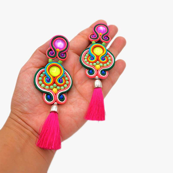 Rai - neon pink - handmade tassel earring - La Camaleonica